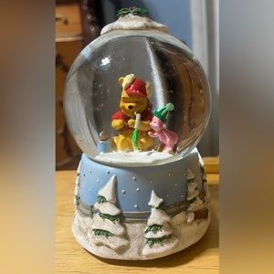 Disney’s Winnie the Pooh Piglet Snow Globe Musical